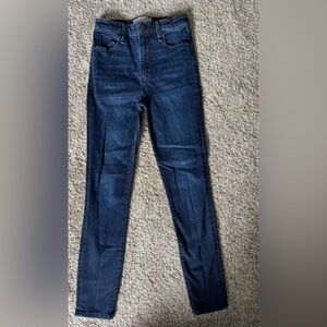 Abercrombie & Fitch Super Skinny Jeans